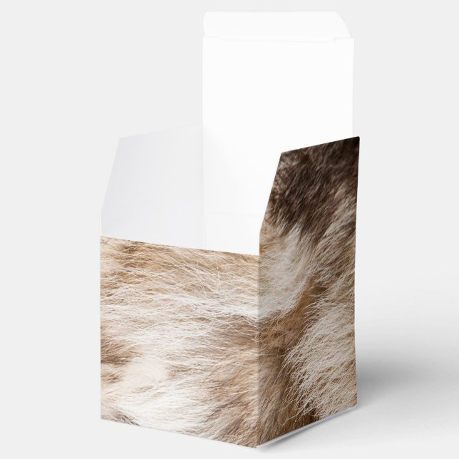 Elegant fur texture favour box (Opened)