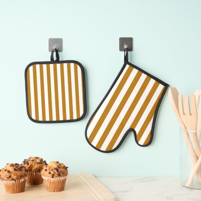 Elegant Gold and White Striped Pattern Oven Mitt & Pot Holder Set (Insitu(Hanging))