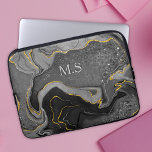 Elegant grey marble art faux gold glitter laptop sleeve<br><div class="desc">Pretty chic and elegant girly faux glitter marble art bling in different shades of grey and gold Laptop sleeve. Add some style to your office, desk, or personal space with a Chic and stylish custom name and monogram Laptop sleeve.. personalise it with a script name and monogram. The perfect accessory...</div>