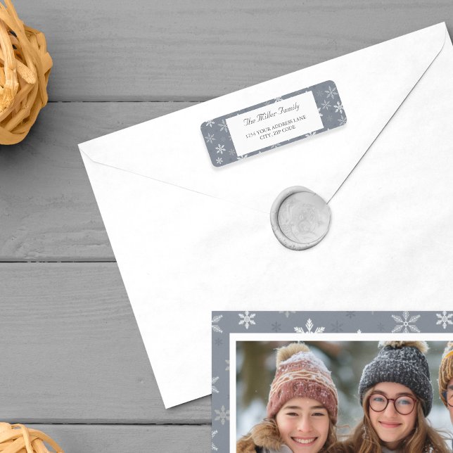 Elegant Grey Snowflakes Holiday winter (Elegant Grey Snowflakes Holiday winter Label)