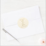Elegant Luxury Gold Cream Wedding Envelope Classic Round Sticker<br><div class="desc">These elegant,  luxury round wedding envelope stickers feature stunning cream and gold calligraphy that reads "The Future Mr. and Mrs., " personalised with the couple's last name. Perfect for adding a sophisticated and personal touch to your wedding invitations,  these stickers enhance your stationery with a timeless,  elegant flair.</div>