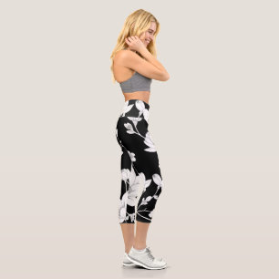 Elegant Magnolia Line Art – Minimalist Floral Capri Leggings