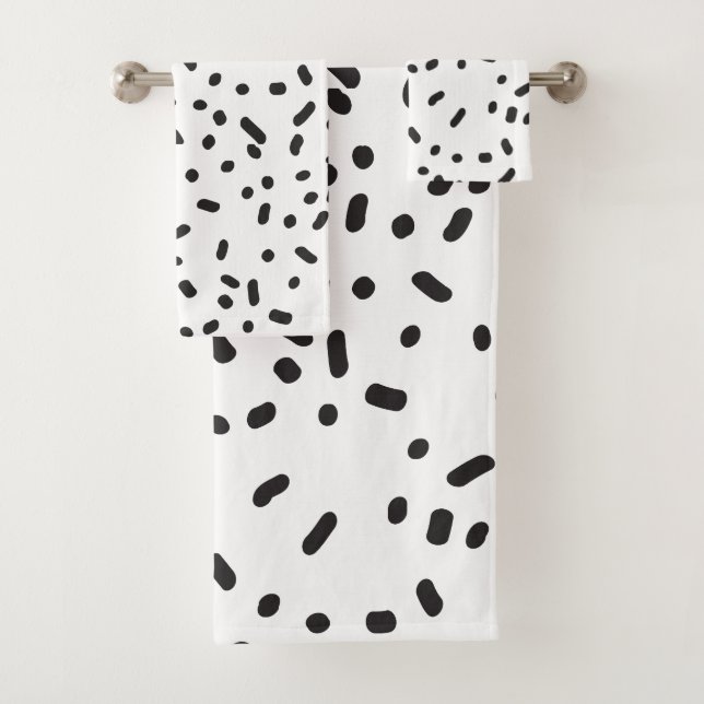 Elegant modern black and white bath towels (Insitu)