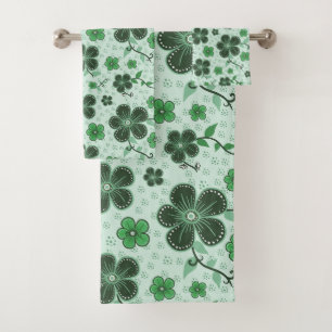 Elegant, Modern Flower Pattern on Green Bath Towel Set