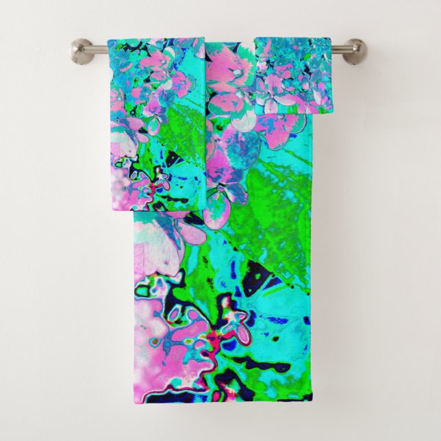 Elegant Pink and Blue Limelight Hydrangea Bath Towel Set (Insitu)