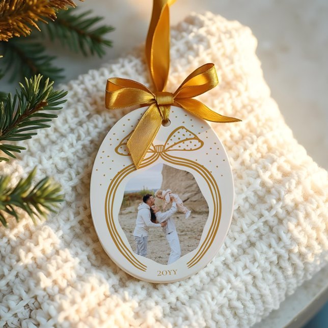 Elegant Polka Dot Christmas Bow Photo Keepsake Ceramic Tree Decoration (Elegant Polka Dot Christmas Bow Photo Keepsake Ceramic Ornament)