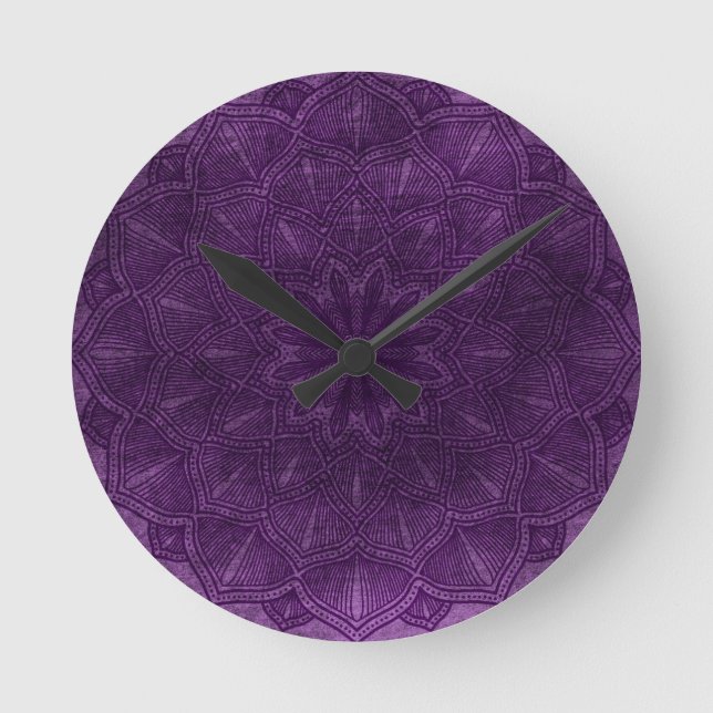 Elegant Purple Lilac Mandala   Round Clock (Front)