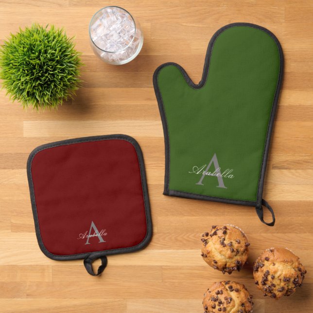 Elegant Red Green  Personalised Monogram  Name  Oven Mitt & Pot Holder Set (Top Down)