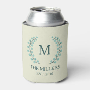 Elegant Scandinavian berry wreath design Can Cooler