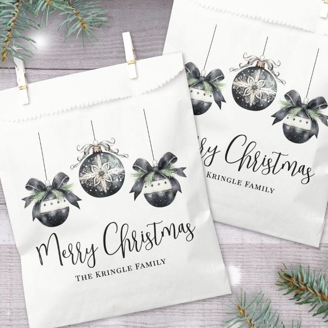 Elegant Simple Black White Christmas Party Favour Bags (Elegant Simple Black White Christmas Party Favor Bag)