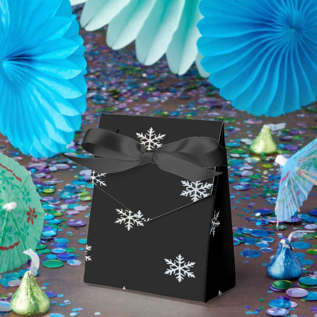 Elegant Snowflake Pattern Ice Winter Design Favour Box (Party)