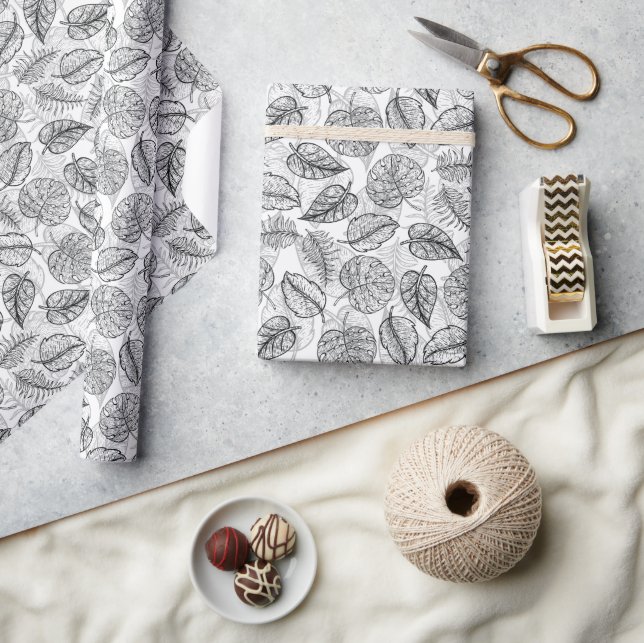 Elegant Tropical Leaf Pattern Wrapping Paper (Crafts)