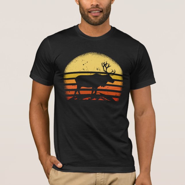 Elk Retro Sun Alaska Moose Illustration T-Shirt (Front)