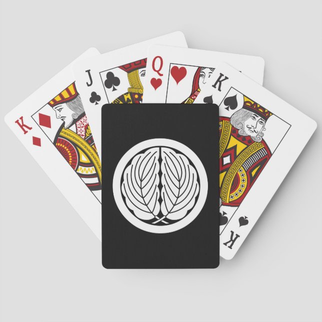 Embracing oak leaves in circle playing cards (Back)