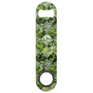 Emerald Elegance: Green Leaves in Diamond Cut,