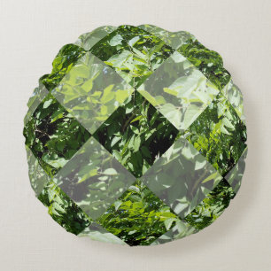 Emerald Elegance: Green Leaves in Diamond Cut, Round Cushion