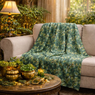 Emerald Green Clover Floral Pattern Fleece Blanket