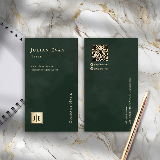 Emerald Green & Gold Luxe Monogram Vertical Business Card (Emerald Green & Gold Luxe Monogram Vertical Business Card)