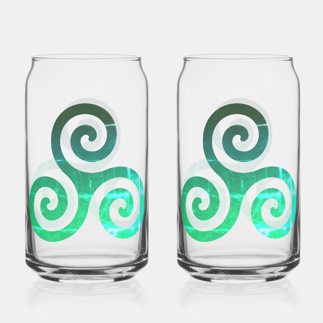 Emerald Triskele Ancient Celtic Symbol Can Glass (Front)