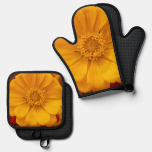 Emmeline  oven mitt & pot holder set
