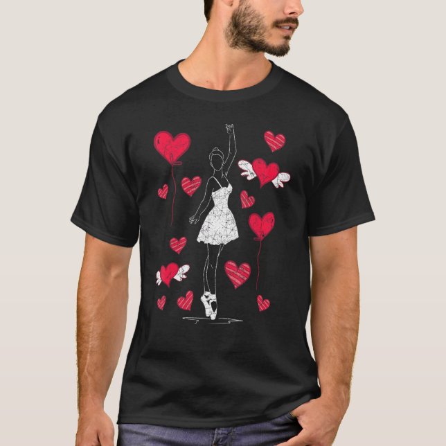 En Pointe Ballet Dancing Plie Chasse Jete Hearts B T-Shirt (Front)