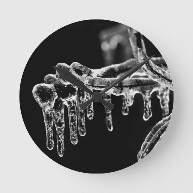 enter icy winter round clock (Front)
