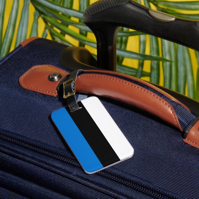 Estonia flag luggage tag (Front Insitu 1)