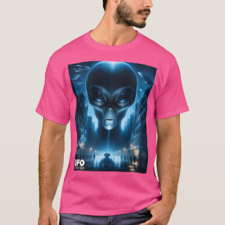 Et Looking Over The Ant Farm T-Shirt
