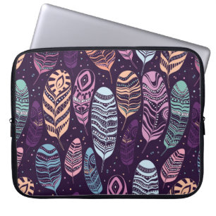 Ethnic feathers seamless pattern. laptop sleeve
