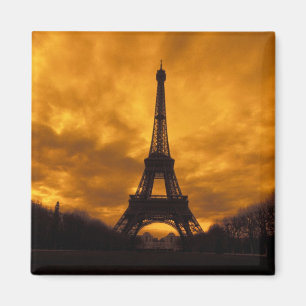 EU, France, Paris. Eiffel Tower. Magnet