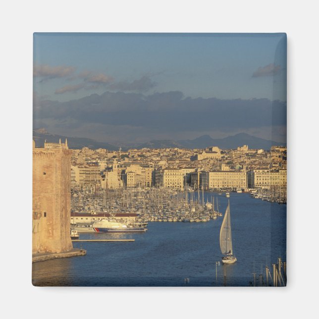 EU, France, Provence, Bouches-du-Rhone, 2 Magnet (Front)