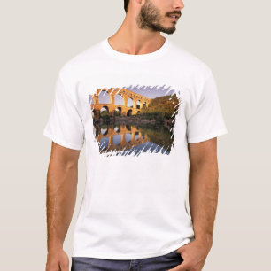 EU, France, Provence, Gard, Pont du Gard. 2 T-Shirt
