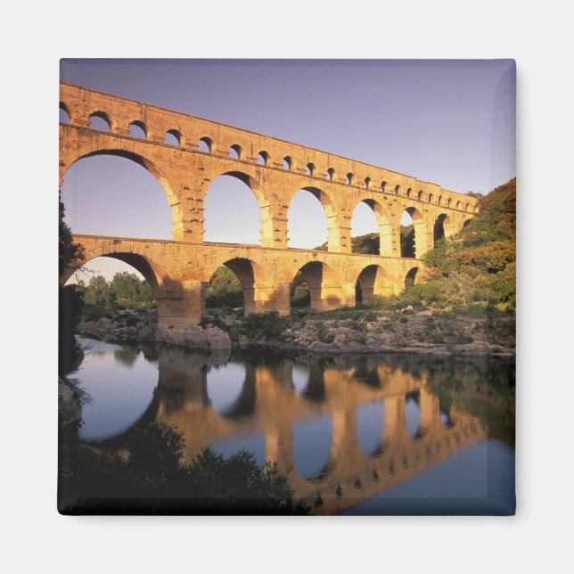 EU, France, Provence, Gard, Pont du Gard. Magnet (Front)