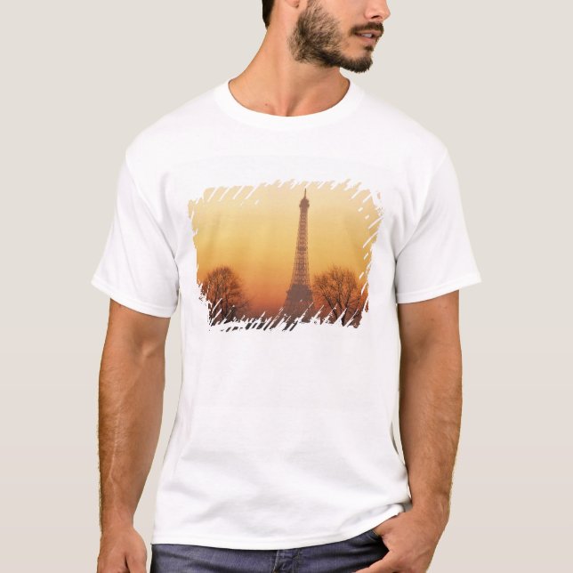 Europe, France, Paris. Eiffel Tower (Medium T-Shirt (Front)