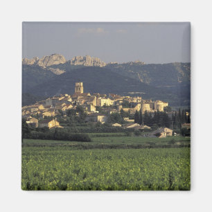 Europe, France, Provence, Vaucluse, SSablet, Magnet