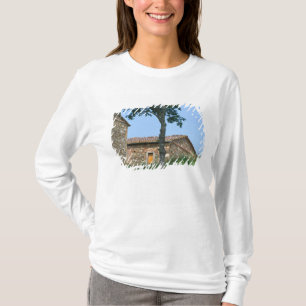 Europe, Italy, Tuscany, abandoned villa in T-Shirt