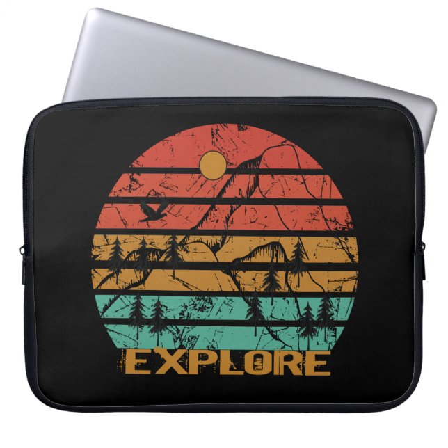 Explore outdoor vintage laptop sleeve (Front)