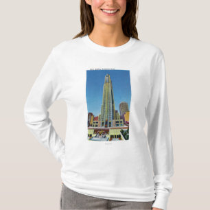 Exterior View of RCA Bldg, Rockefeller Centre T-Shirt