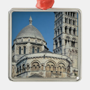 Exterior view of the chevet metal tree decoration