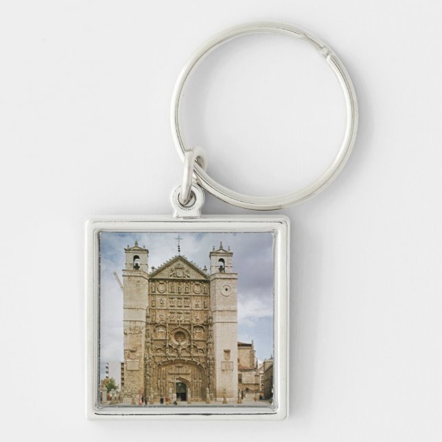 Exterior view of the west fa�ade key ring (Front)