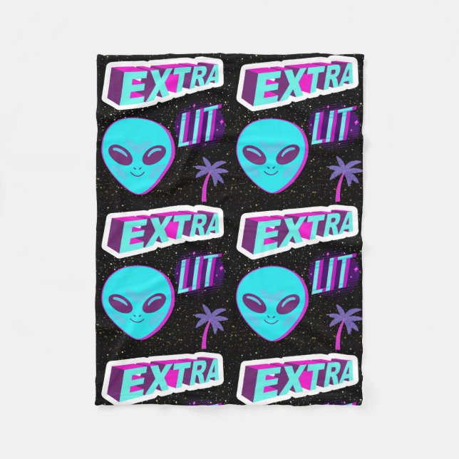 EXTRA LIT, ALIEN   , AQUI ESTAMOS Y NO NOS VAMOS FLEECE BLANKET (Front)