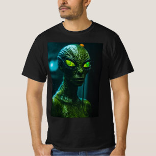 Extraterrestrial Camouflage: Halloween in Human Di T-Shirt