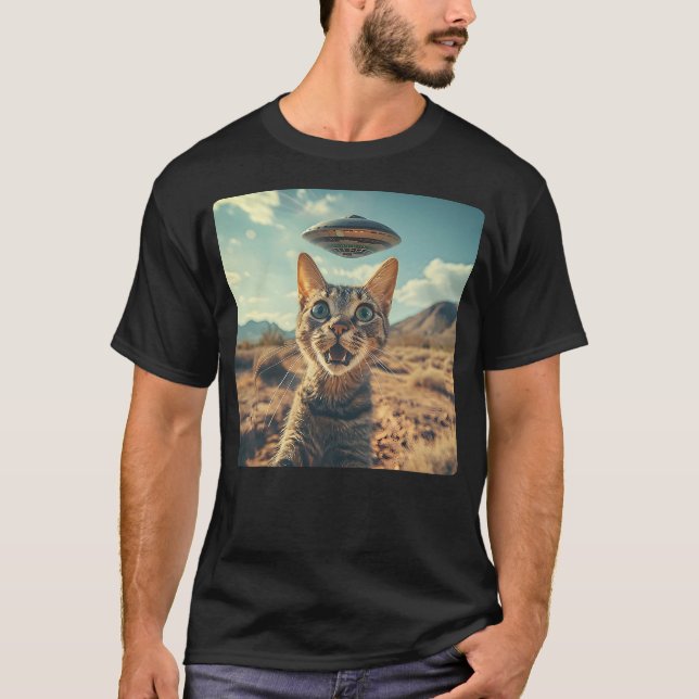 Extraterrestrial Encounter Cat Selfie with Alien U T-Shirt (Front)