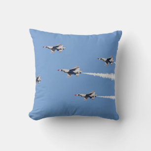 F-16 Thunderbirds flying the five-card formation Cushion