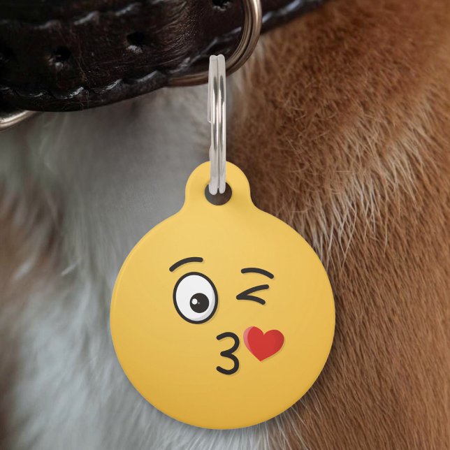 Face Throwing a Kiss Pet Tag (Creator Uploaded)
