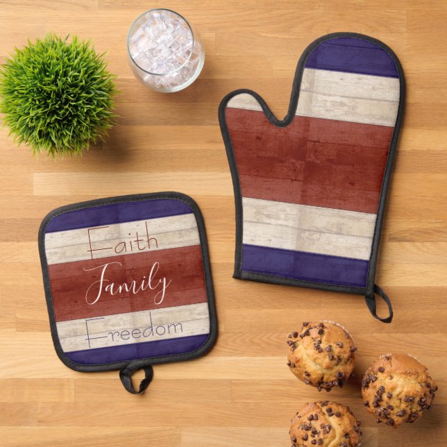 Faith family freedom patriotic wood  oven mitt & pot holder set (Top Down)