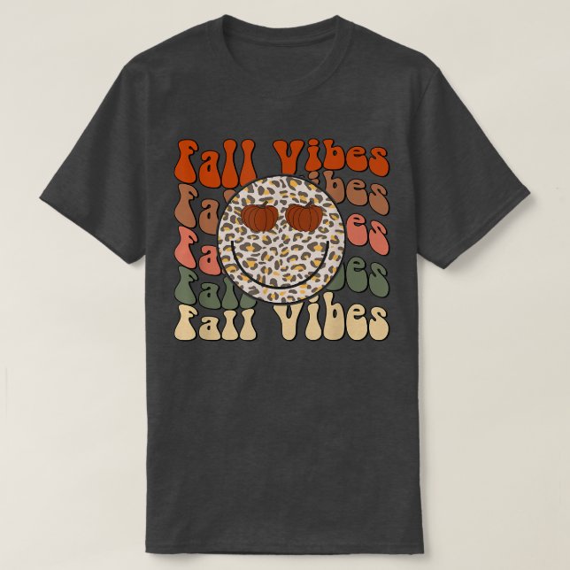 Fall Vibes retro leopard happy face pumpkin fall a T-Shirt (Design Front)