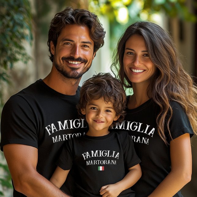 Famiglia Italian Family Personalised Reunion Black T-Shirt (Italian Family Reunion T-shirt
Famiglia Custom Name Tees)