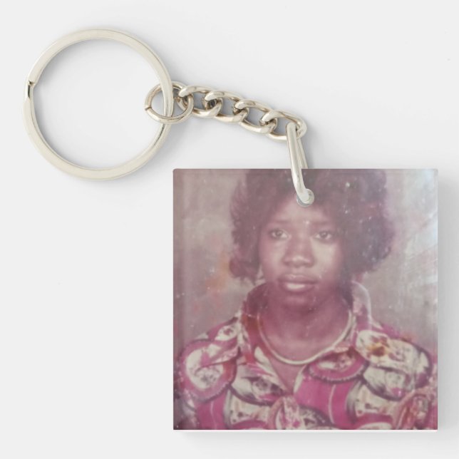 FAMILY BEAUTY- SQUARE KEYCHAIN (Front)