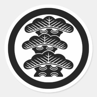 [Family Crests] Left-align 3tier pine tree w/round Classic Round Sticker